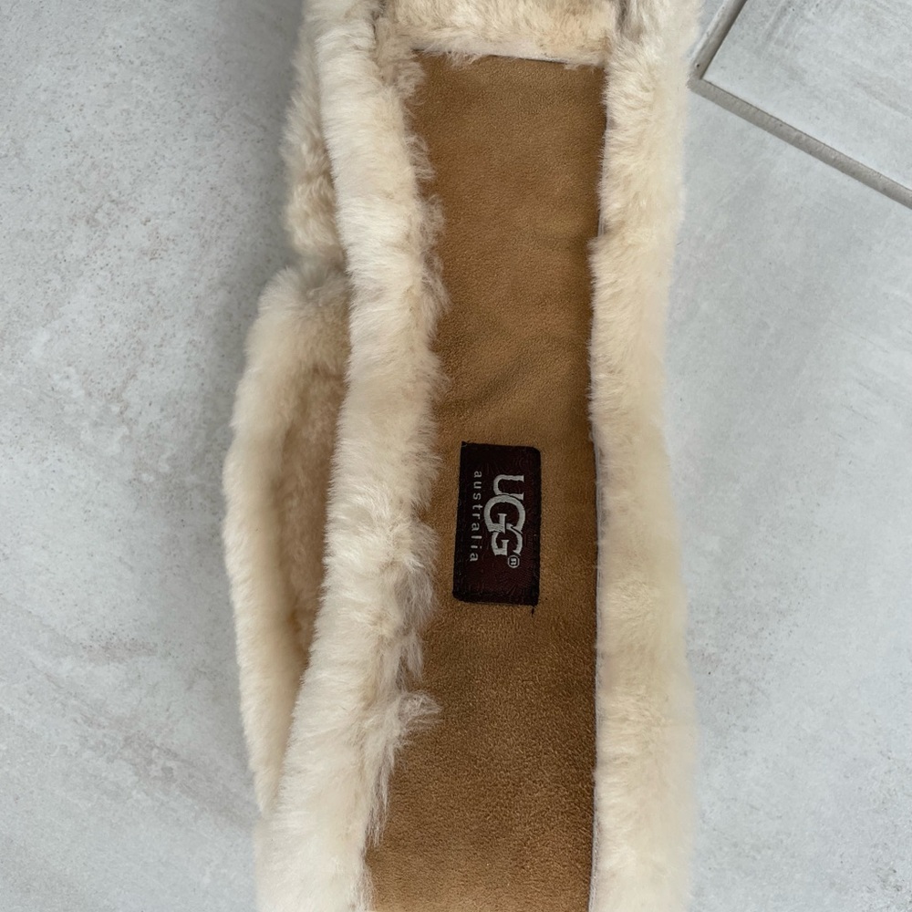UGG women’s shearling headband in chestnut.  New without tags